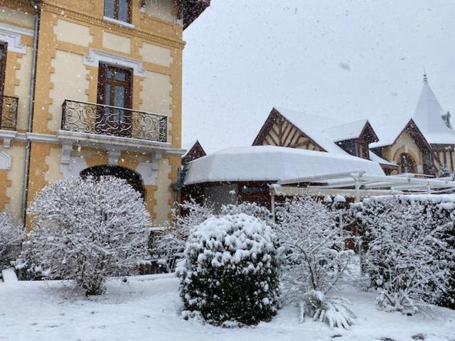 Le Manoir D'Agnes Logis Hotel Restaurant Tarascon-sur-Ariege Exterior photo